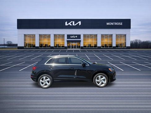 Used 2022 Audi Q3 2.0T Premium AWD/4WD image 4
