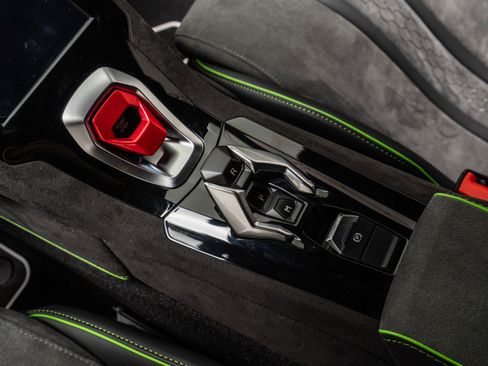 Used 2024 Lamborghini Huracan Sterrato image 29