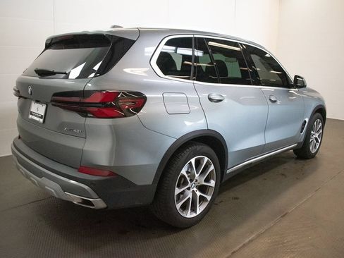 Used 2025 BMW X5 xDrive40i w/ Climate Comfort Package AWD/4WD image 4