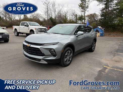 Used 2025 Chevrolet Blazer LT image 1