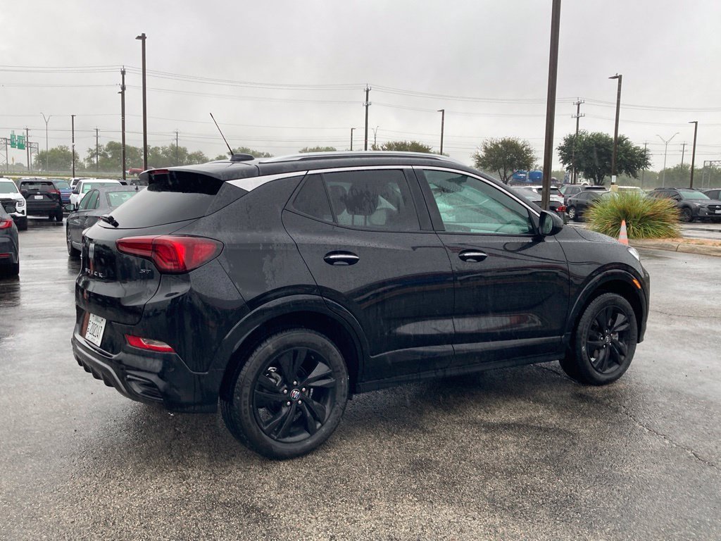 Used 2024 Buick Encore GX Sport Touring AWD/4WD image 4