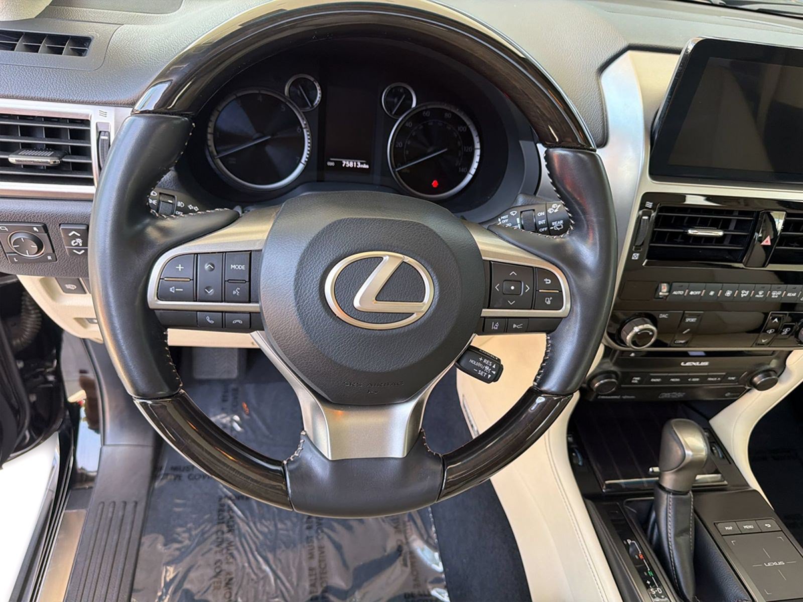 Used 2023 Lexus GX 460 Luxury w/ Sport Design Package AWD/4WD image 31