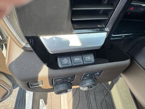 Used 2022 Chevrolet Silverado 1500 LTZ w/ Technology Package image 29