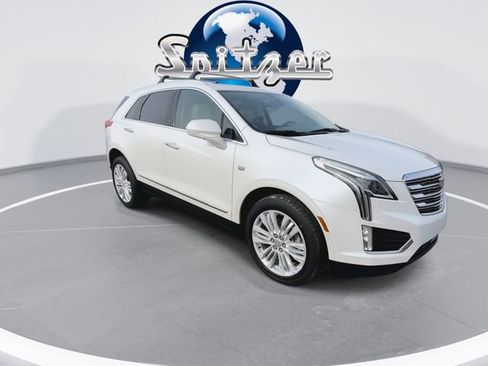 Used 2017 Cadillac XT5 Premium Luxury AWD/4WD image 2