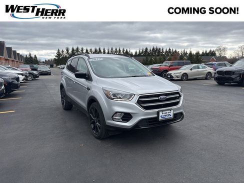Used 2019 Ford Escape SE image 1