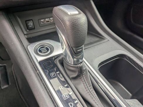 Used 2024 Nissan Sentra SV FWD image 11