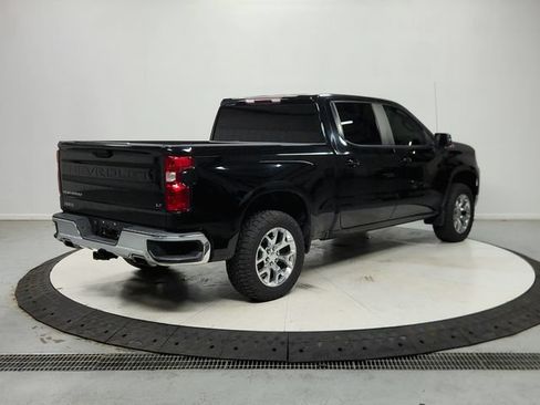 Used 2022 Chevrolet Silverado 1500 LT w/ Z71 Off-Road Package AWD/4WD image 8