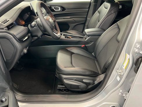 New 2026 Jeep Compass Latitude AWD/4WD image 17