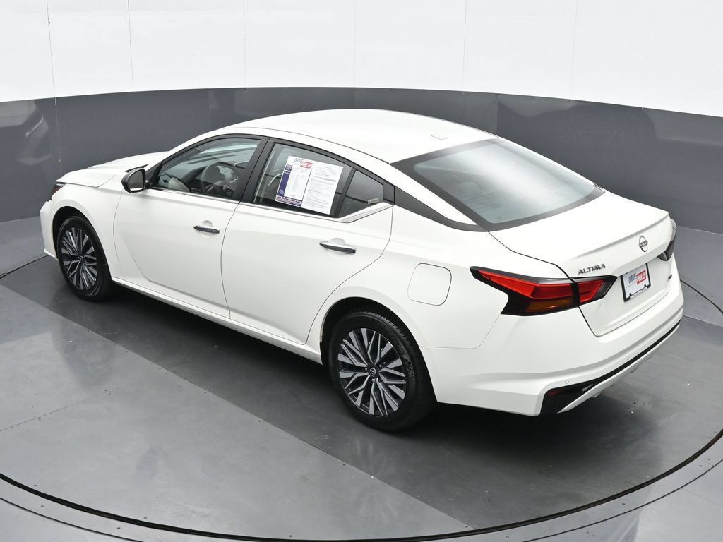 Used 2025 Nissan Altima 2.5 SV AWD/4WD image 19