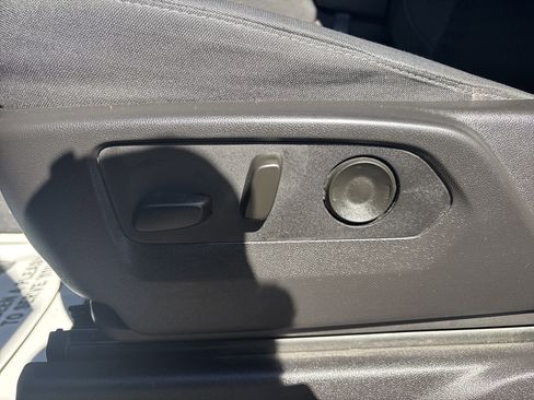 Used 2024 GMC Sierra 1500 SLE image 20