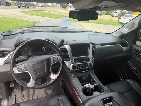 Used 2017 GMC Yukon XL SLT w/ Open Road Package RWD image 14