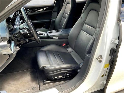 Used 2023 Porsche Panamera image 25