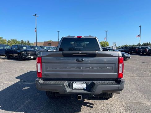 Used 2022 Ford F250 Lariat w/ Black Appearance Pkg image 6