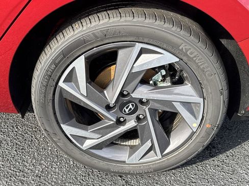New 2025 Hyundai Elantra Limited FWD image 19
