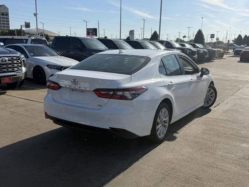 Used 2024 Toyota Camry LE FWD image 5