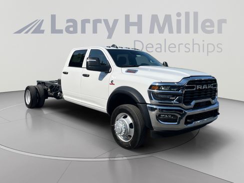 New 2026 RAM 5500 Tradesman w/ Chrome Appearance Group AWD/4WD image 7
