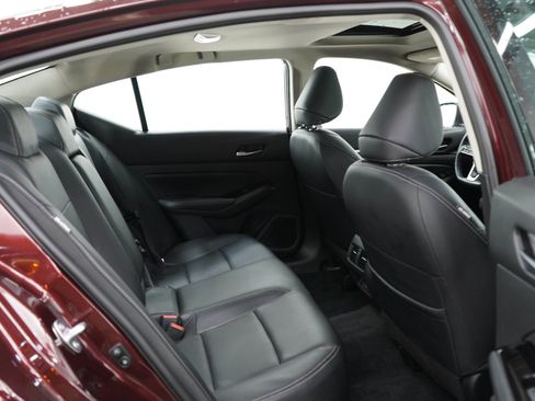Used 2024 Nissan Altima 2.5 SL AWD/4WD image 12