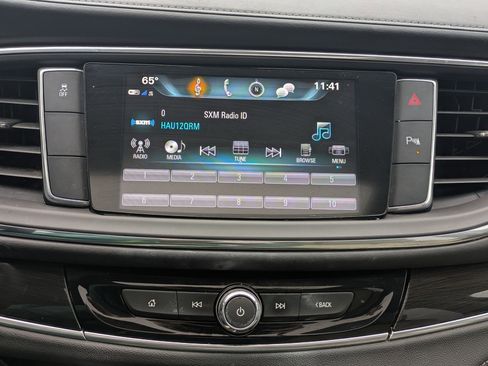 Used 2019 Buick Enclave Essence image 12