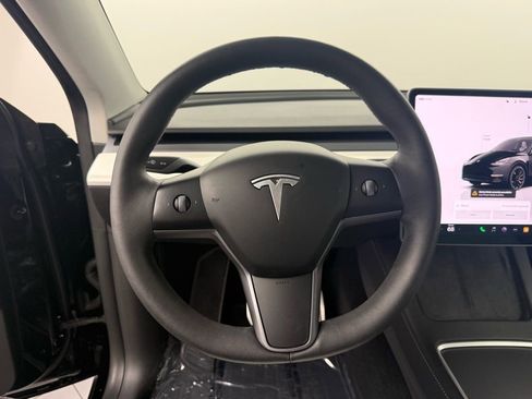 Used 2022 Tesla Model Y Performance image 22