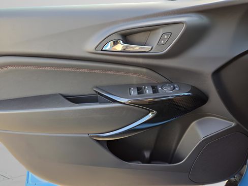 New 2026 Chevrolet Trax RS w/ Sunroof Package image 20