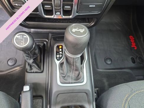 Certified 2025 Jeep Wrangler Unlimited Sport AWD/4WD image 19