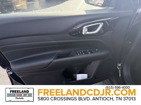 New 2026 Jeep Compass Latitude image 18