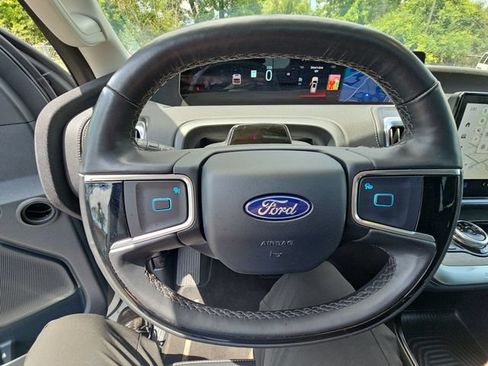 Used 2025 Ford Expedition Max Platinum w/ Driver's Package AWD/4WD image 35