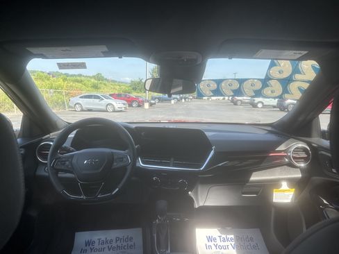 New 2026 Chevrolet Trax RS w/ Driver Confidence Package FWD image 8