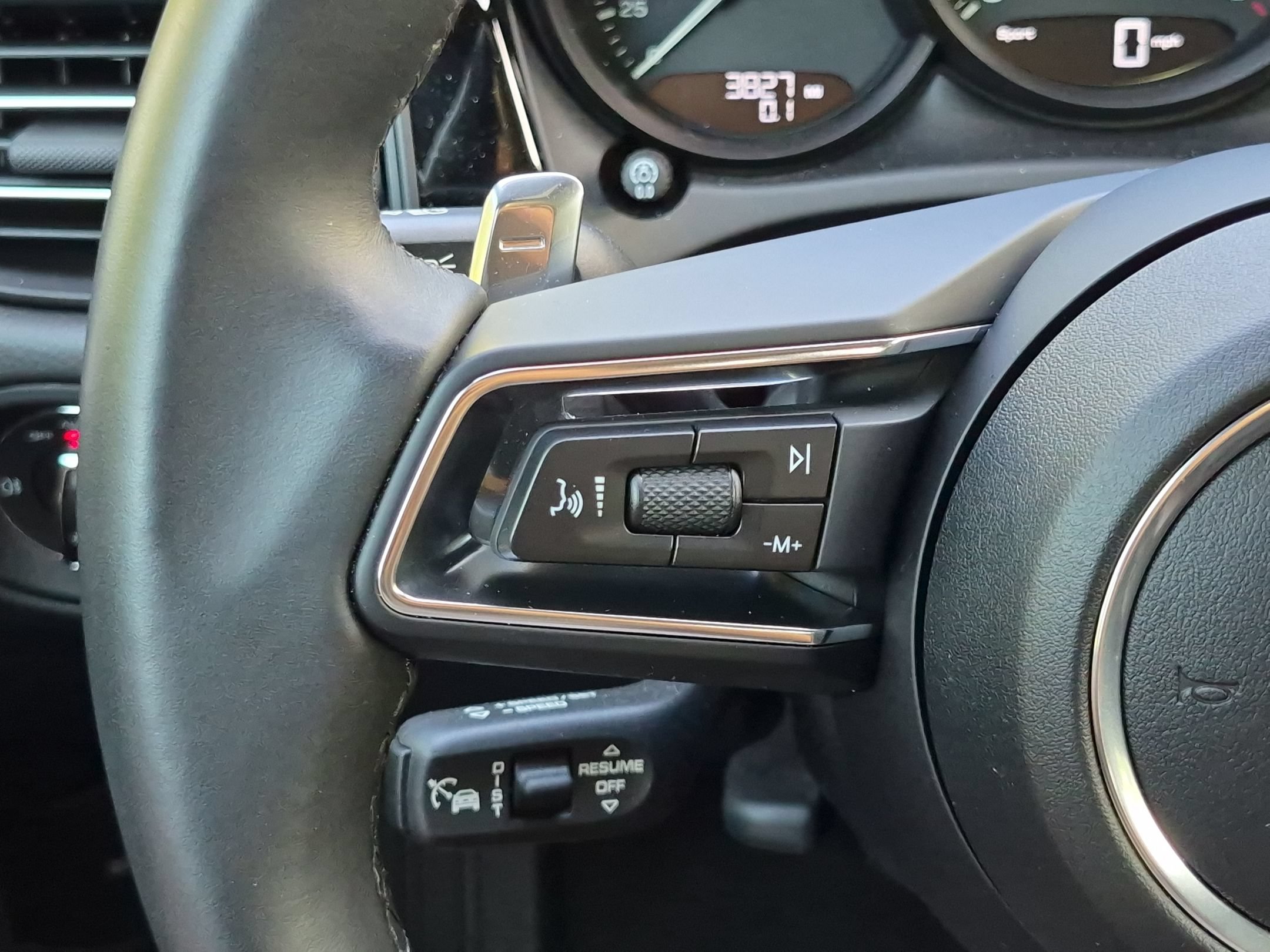 Certified 2026 Porsche Macan AWD/4WD image 8