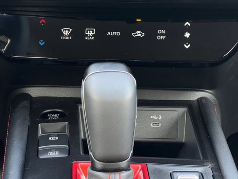 New 2026 Nissan Kicks SR FWD image 5