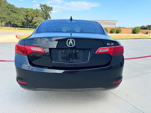 Used 2015 Acura ILX w/ Technology Package FWD image 5