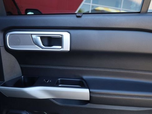Used 2022 Ford Explorer Limited AWD/4WD image 15
