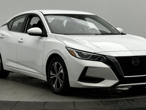 Used 2023 Nissan Sentra SV image 3