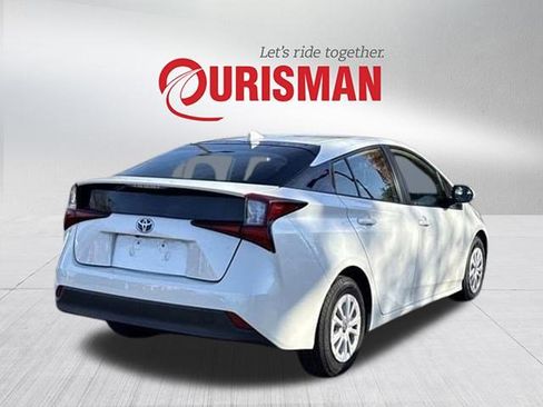 Used 2019 Toyota Prius L Eco image 2