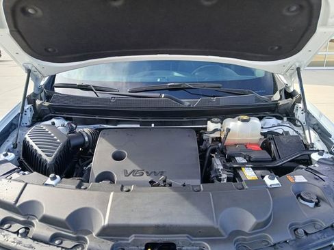 Certified 2023 Chevrolet Traverse LT w/ Rear Camera Mirror Package image 29