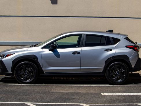 Used 2024 Subaru Crosstrek 2.0i AWD/4WD image 4