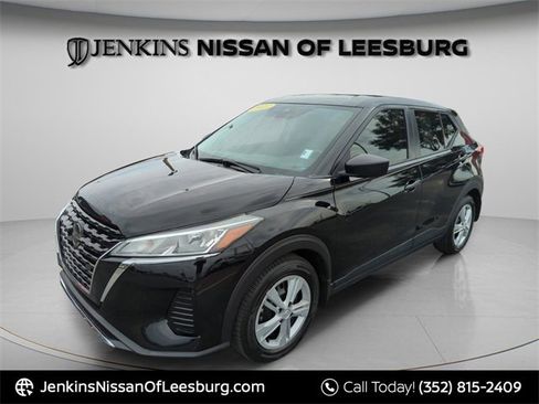 Certified 2021 Nissan Kicks S image 1