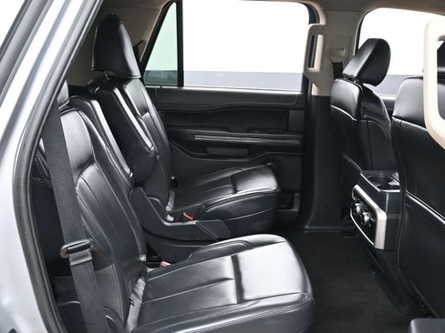 Used 2024 Ford Expedition XLT AWD/4WD image 35