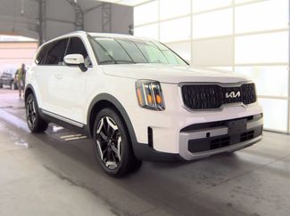 Used 2024 Kia Telluride EX w/ EX Captain's Chair Package FWD video 2