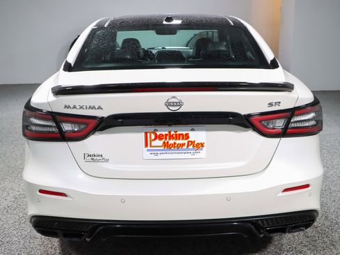 Used 2023 Nissan Maxima SR w/ Sport Mat Group FWD image 8