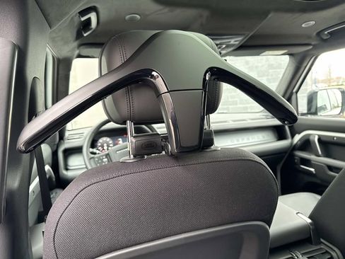 Used 2025 Land Rover Defender 110 V8 AWD/4WD image 15