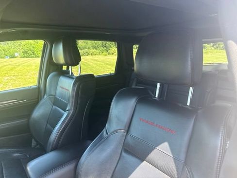 Used 2018 Jeep Grand Cherokee Trailhawk w/ Trailhawk Luxury Group AWD/4WD image 14