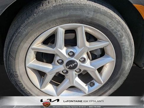 Used 2023 Kia Soul LX w/ LX Technology Package image 29