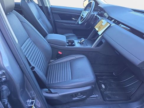 Used 2025 Land Rover Discovery Sport S image 12