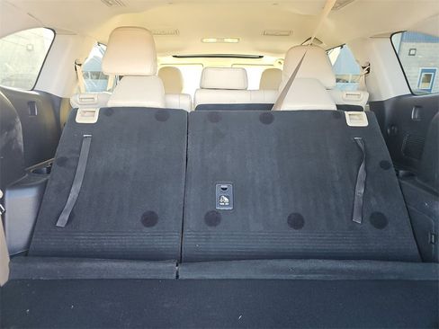 Used 2022 Toyota Highlander XLE image 25