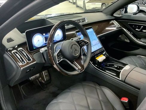 New 2026 Mercedes-Benz Maybach S 680 4MATIC image 6