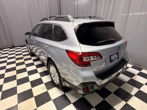 Used 2018 Subaru Outback 2.5i Premium AWD/4WD image 7