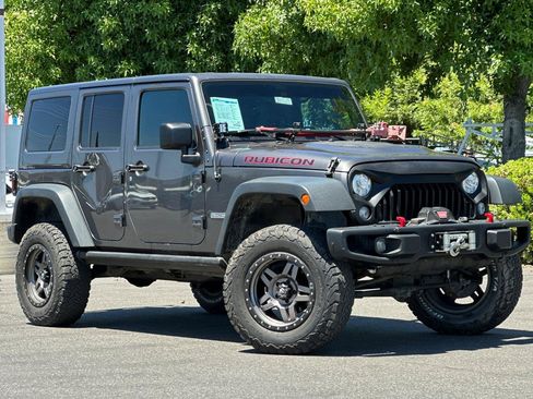 Used 2017 Jeep Wrangler Unlimited Rubicon AWD/4WD image 2