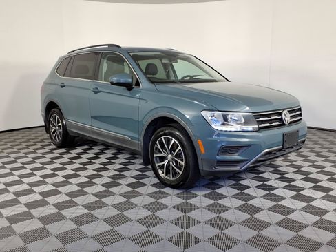 Used 2020 Volkswagen Tiguan SE w/ Panoramic Sunroof Package AWD/4WD image 5