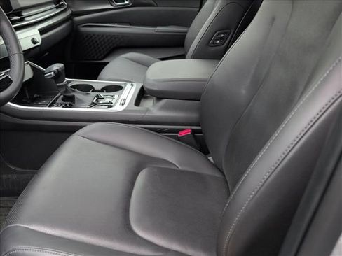 Used 2026 Kia Carnival SX w/ SX Dark Edition Package image 5